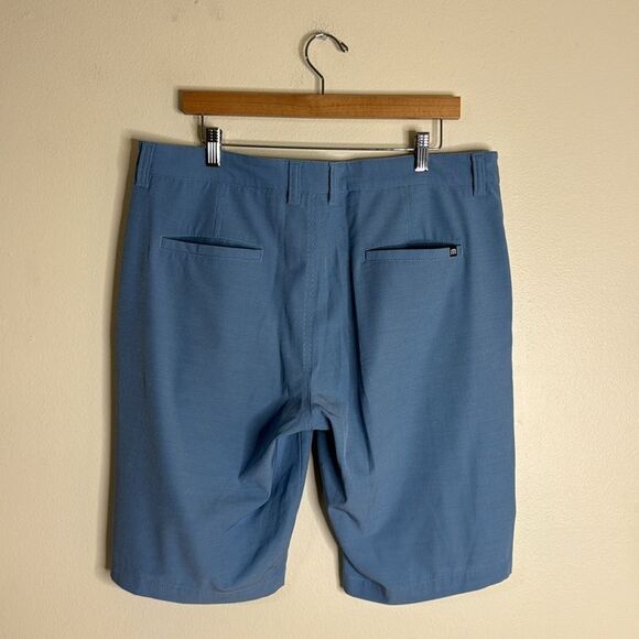 Travis Mathew mens performance wear lightweight golf style shorts size 36 - Picture 6 of 8